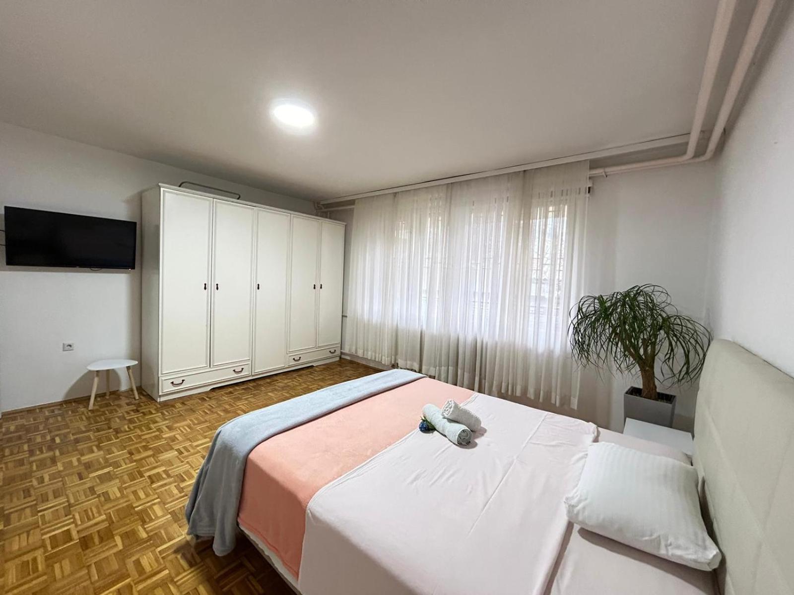 Appartement Avlija Garden Gem à SJJ Extérieur photo