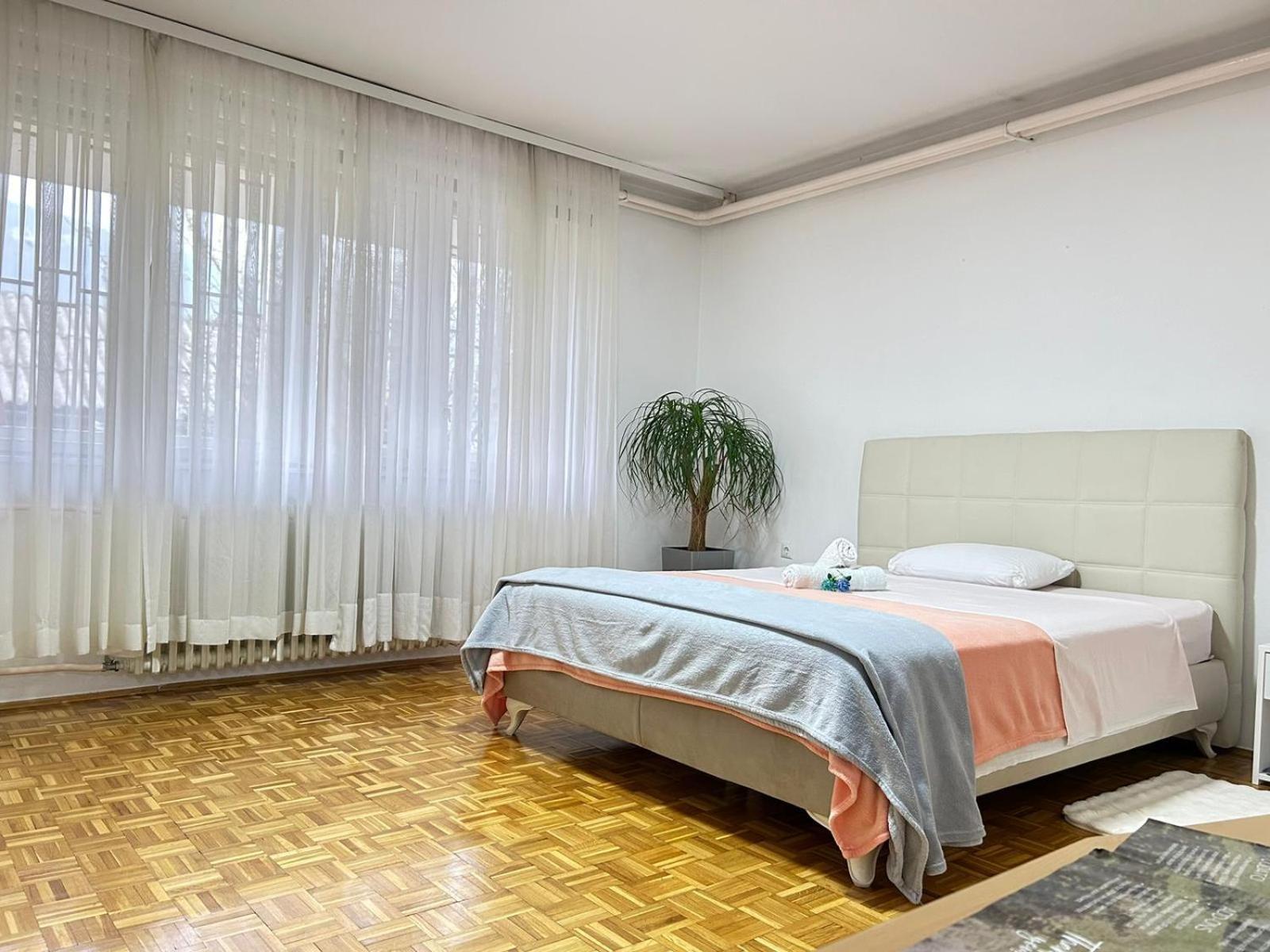 Appartement Avlija Garden Gem à SJJ Extérieur photo